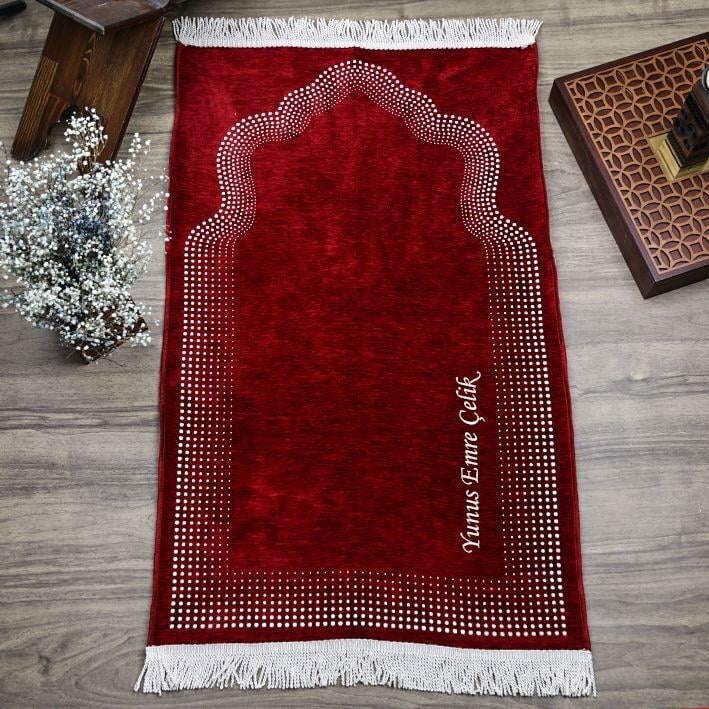 İsminizi Seccadeye Nakşediyoruz ,İsme Özel Seccade Zümra  Bordo 65x115 cm - 430 gr