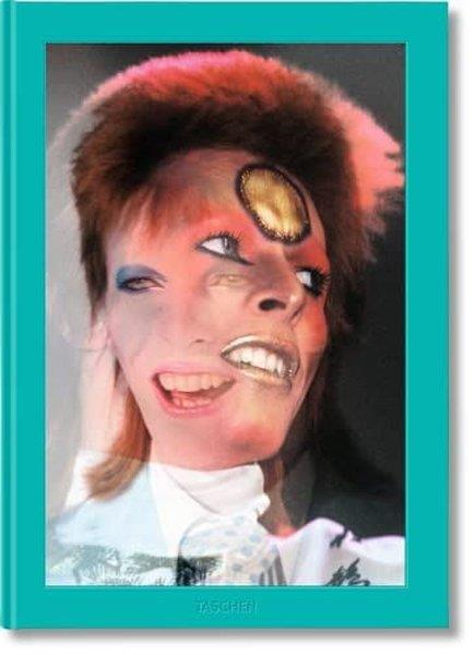 Barney HoskynsPhotographyMick Rock. The Rise of David Bowie. 19721973