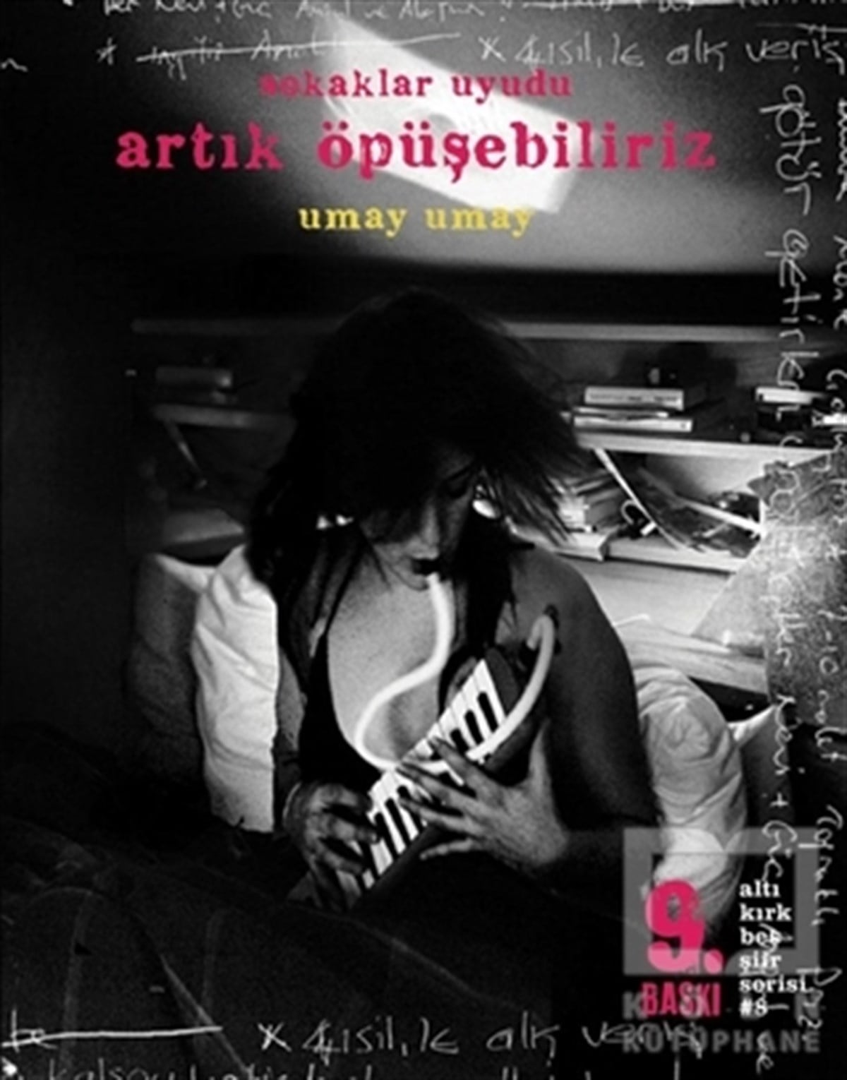 Umay UmayŞiirSokaklar Uyudu Artık Öpüşebiliriz