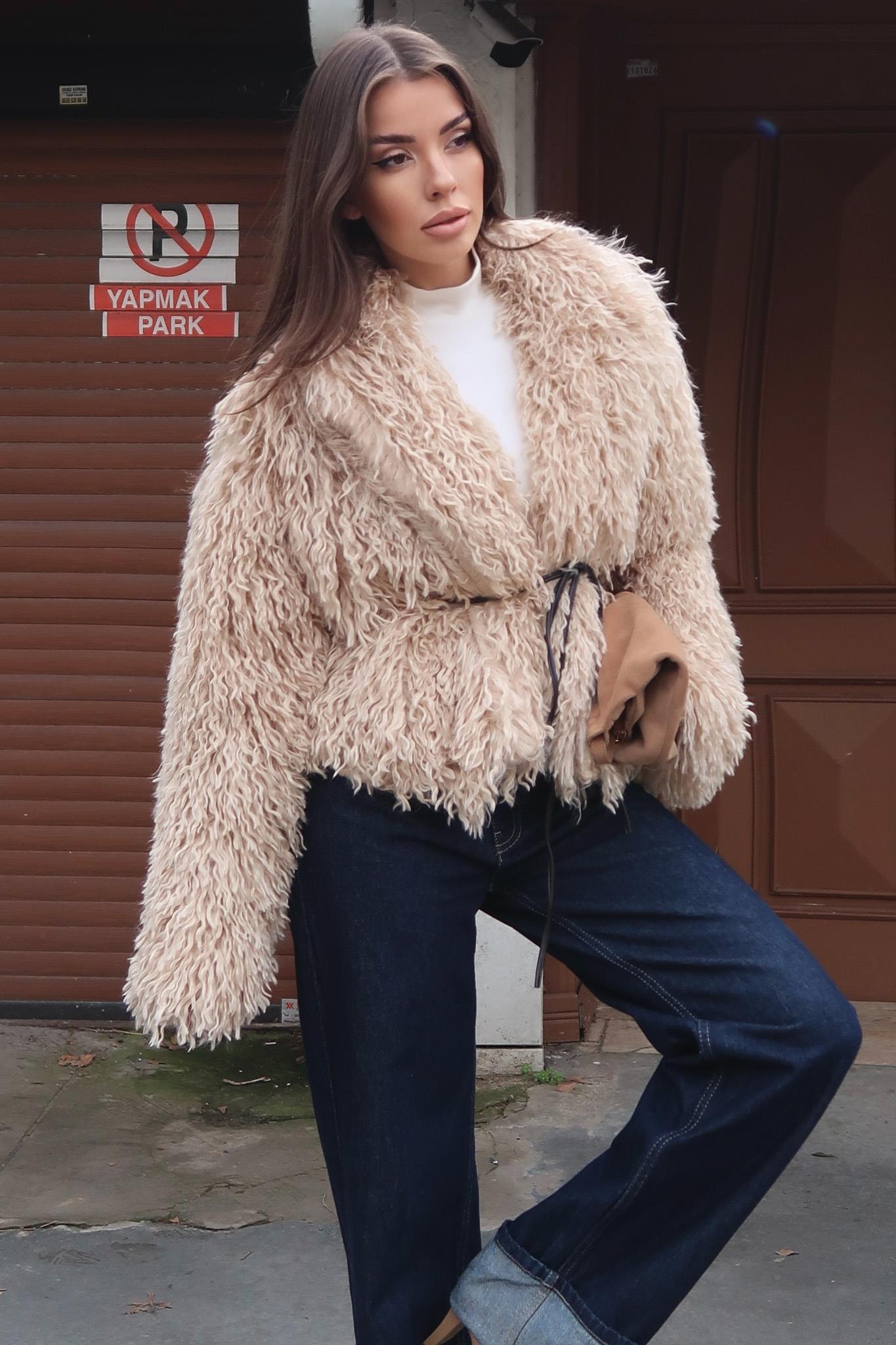 Geniş Yaka Peluş Kürk Mont Kuşaklı 10300
