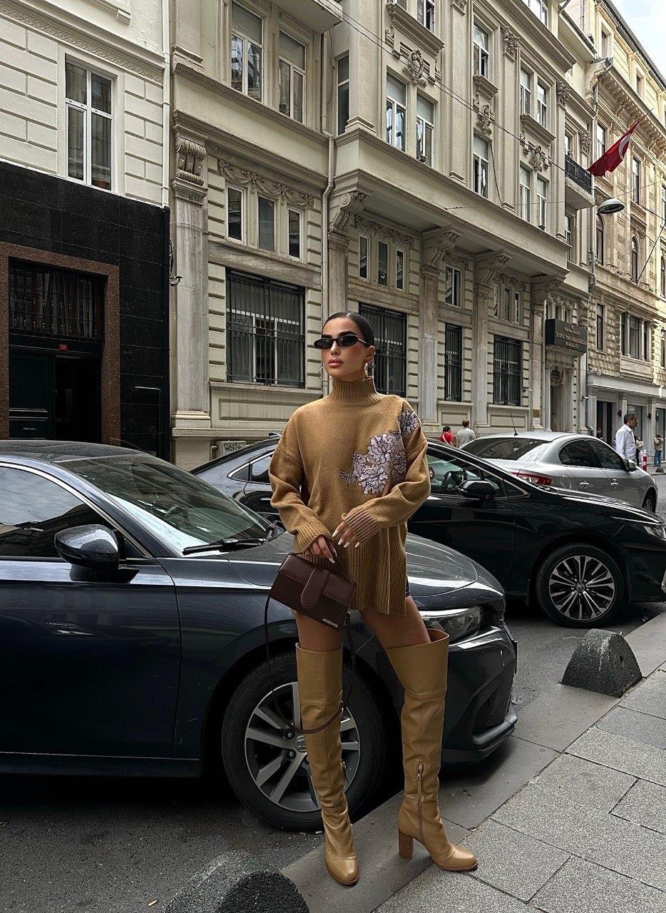 Zr Model Yaka Nakış Detay Triko Kazak - Vizon