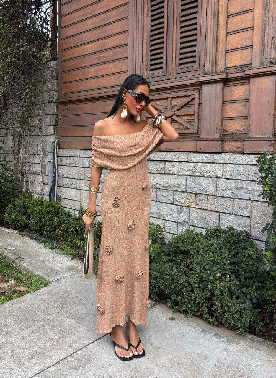 Zr Model Yaka Ve Gül Detay Örme Elbise - Kahve