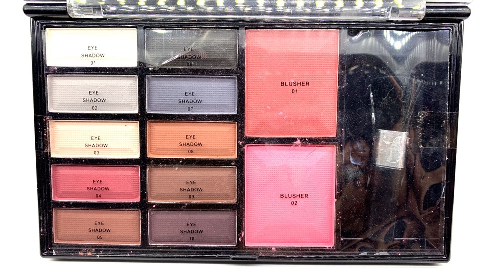 Pretty Beauty Eyeshadow + Blush Face Studio 02