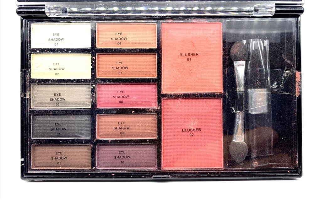 Pretty Beauty Eyeshadow + Blush Face Studio 01