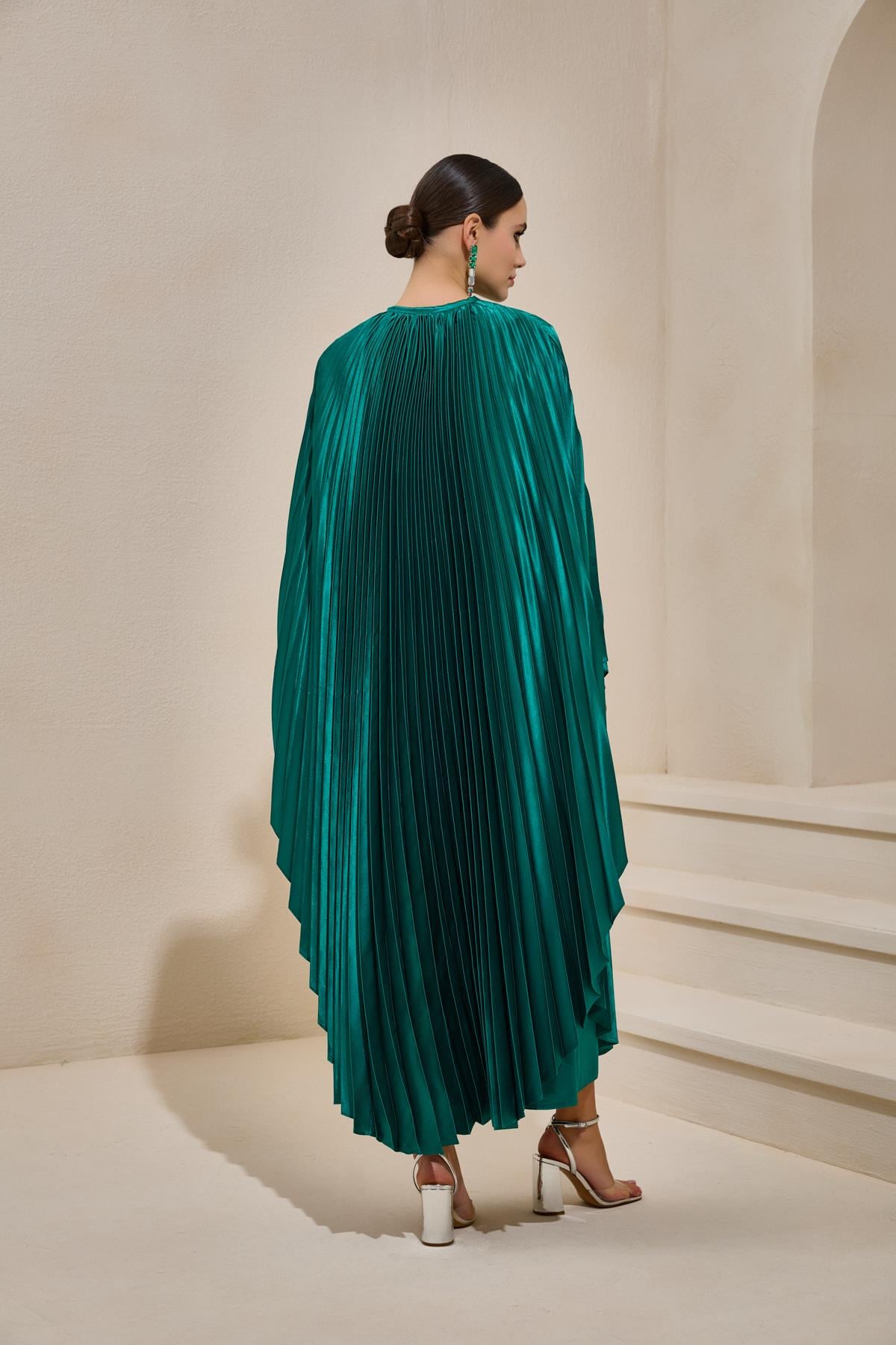 PLISSE SATIN MAXI DRESS SET EMERALD GREEN