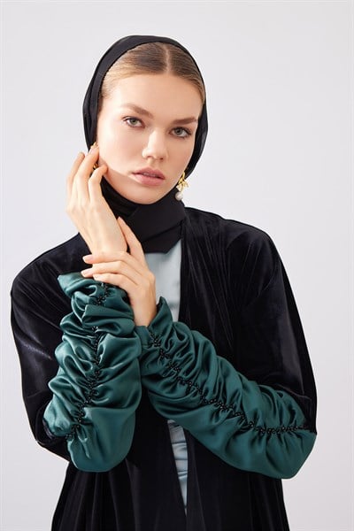 Feiruz Velvet Abaya - black green
