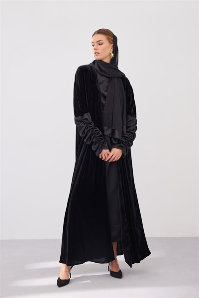 Feiruz Velvet Abaya- Black