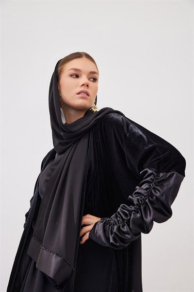 Feiruz Velvet Abaya- Black