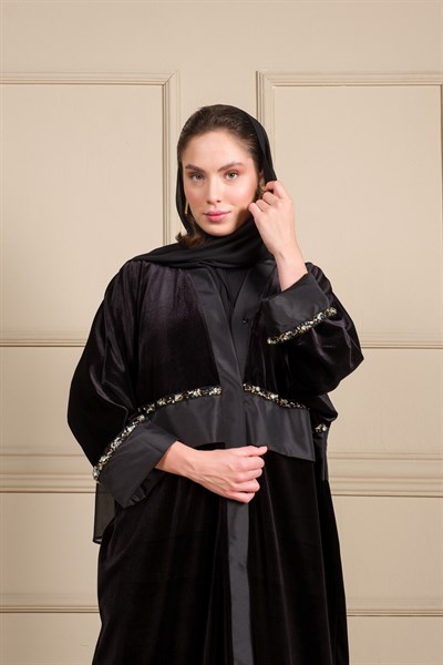 İŞLEMELİ KADİFE ABAYA