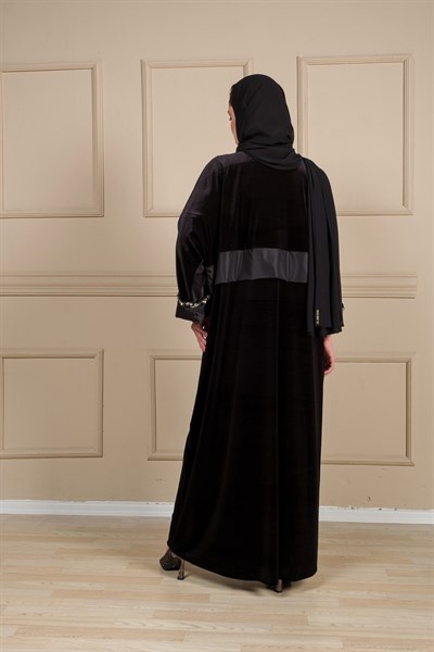İŞLEMELİ KADİFE ABAYA