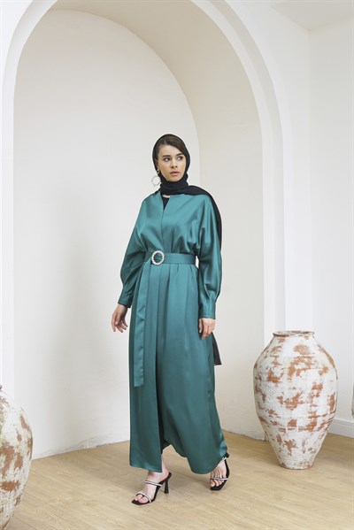 KRİSTAL TAŞ KEMERLİ SATEN ABAYA - YEŞİL