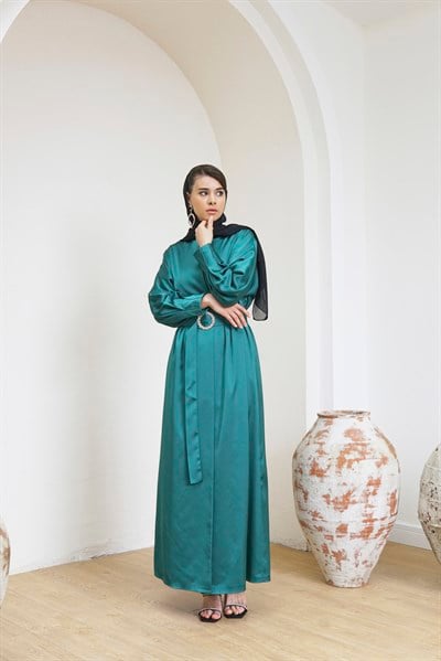 KRİSTAL TAŞ KEMERLİ SATEN ABAYA - YEŞİL