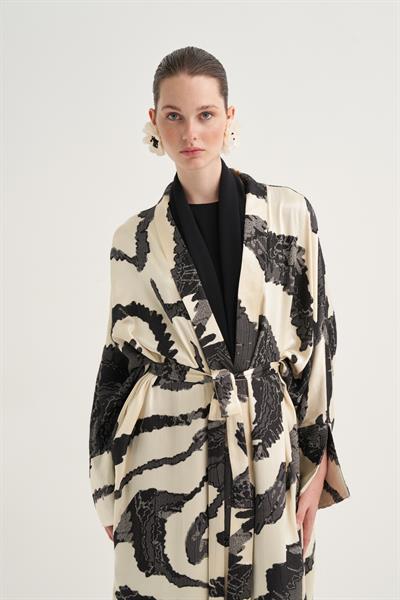 LARA VISCOSE ABAYA -CREAM