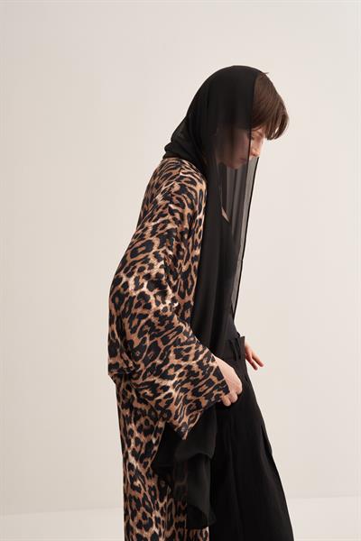 LEOPARD PATTERN ABAYA & SCARF