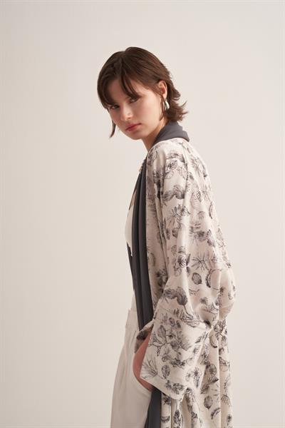 LIORA ABAYA & SCARF GRAY