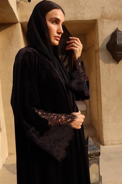 VELVET LACE ABAYA BLACK