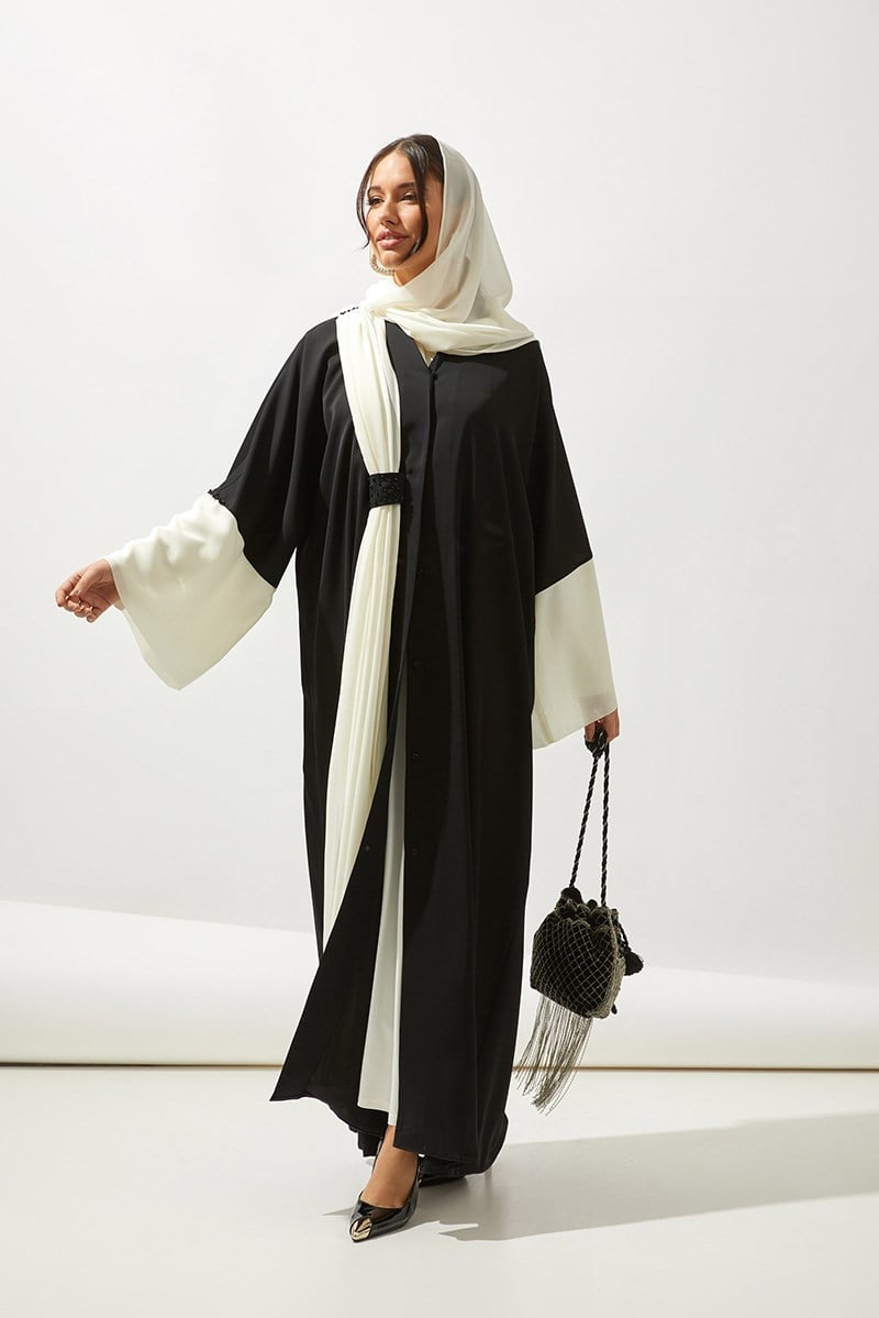 FARAH ABAYA HANDMADE-BLACK WHITE