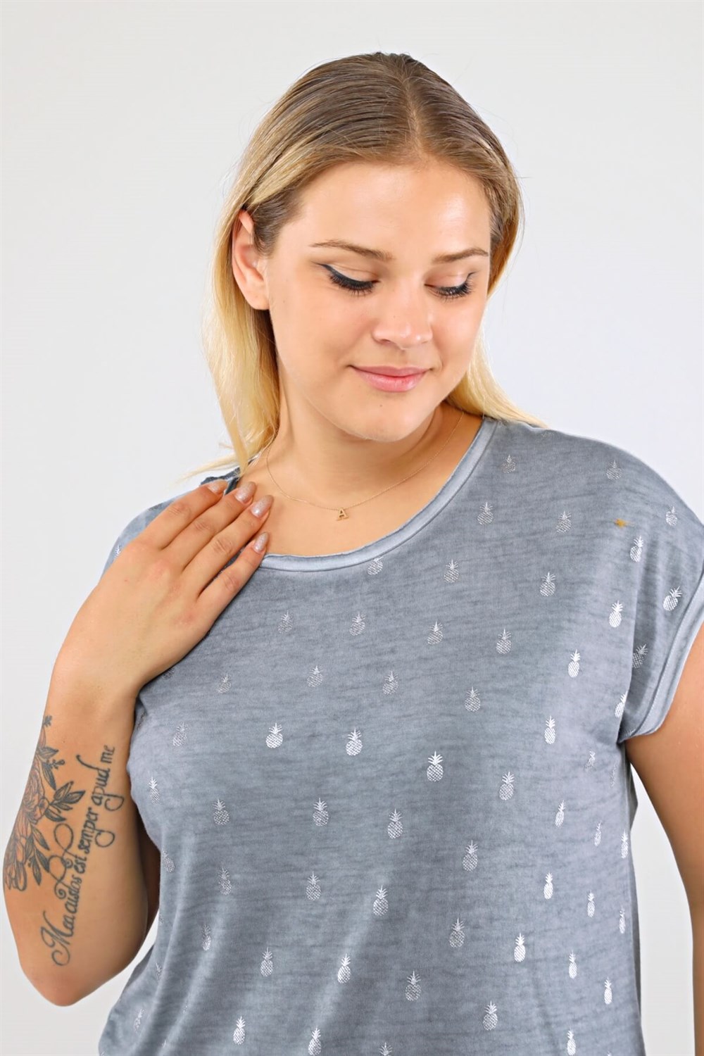 Ananas Baskı Sırtı Dantelli Yağ Yıkama T-Shirt-AÇIK MAVİ