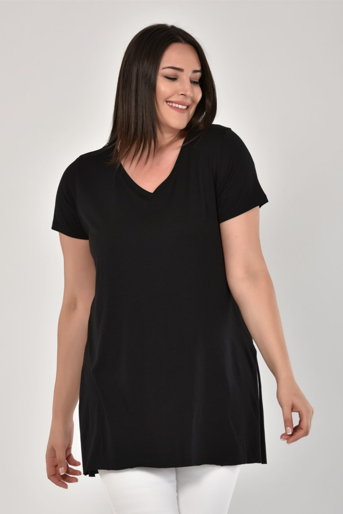 Büyük Beden V Yaka Yırtmaçlı Pamuk Basic Tshirt-SİYAH