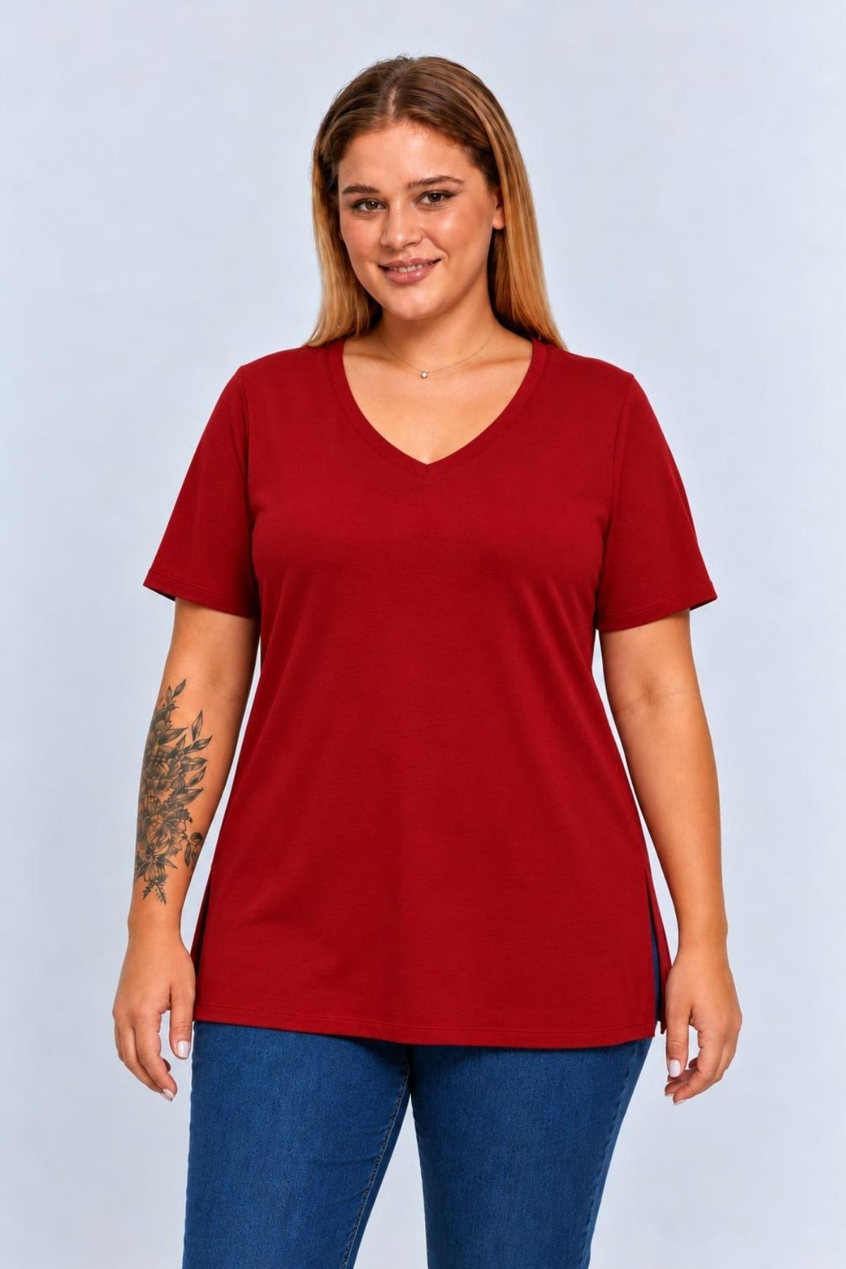 Büyük Beden V Yaka Yırtmaçlı Pamuk Basic Tshirt-KIRMIZI