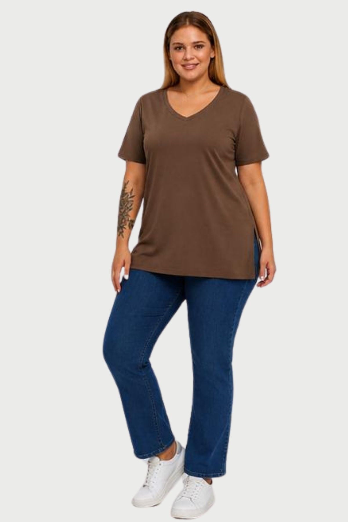 Büyük Beden V Yaka Yırtmaçlı Pamuk Basic Tshirt-AÇIK KAHVE