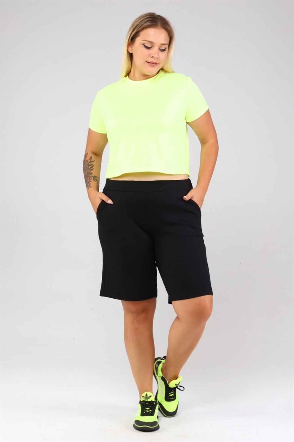 crop tshirt