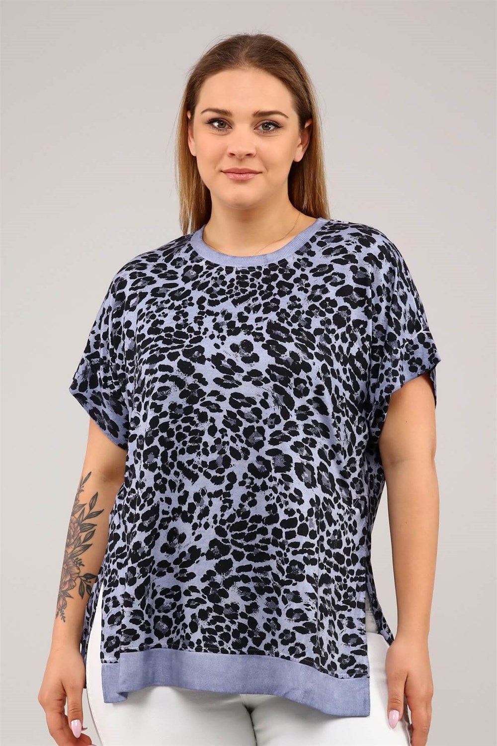 Leopar DesenYanları Yırtmaçlı Yağ Yıkama Kısa Kol Tshirt-MAVİ