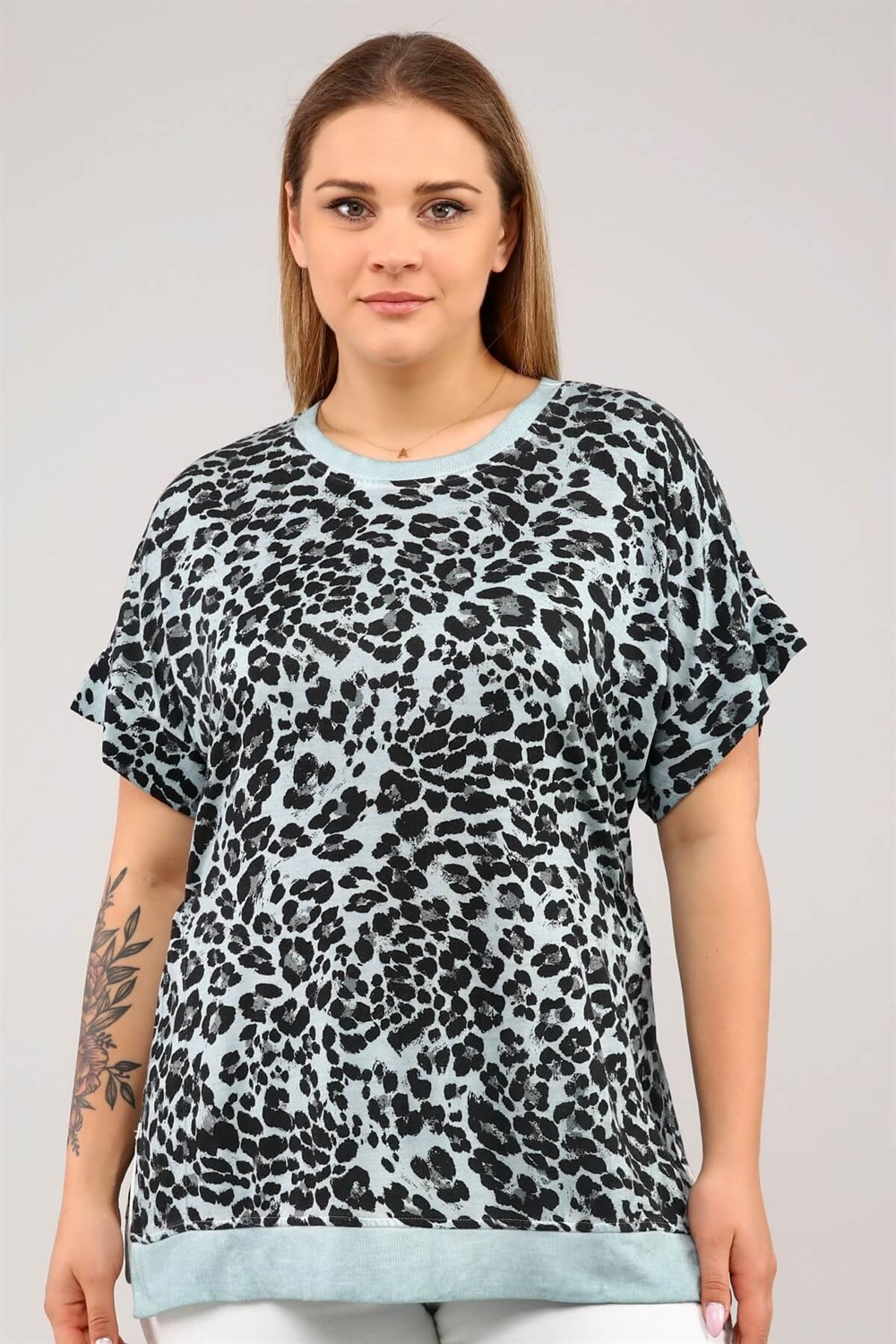Leopar DesenYanları Yırtmaçlı Yağ Yıkama Kısa Kol Tshirt-AÇIK YEŞİL