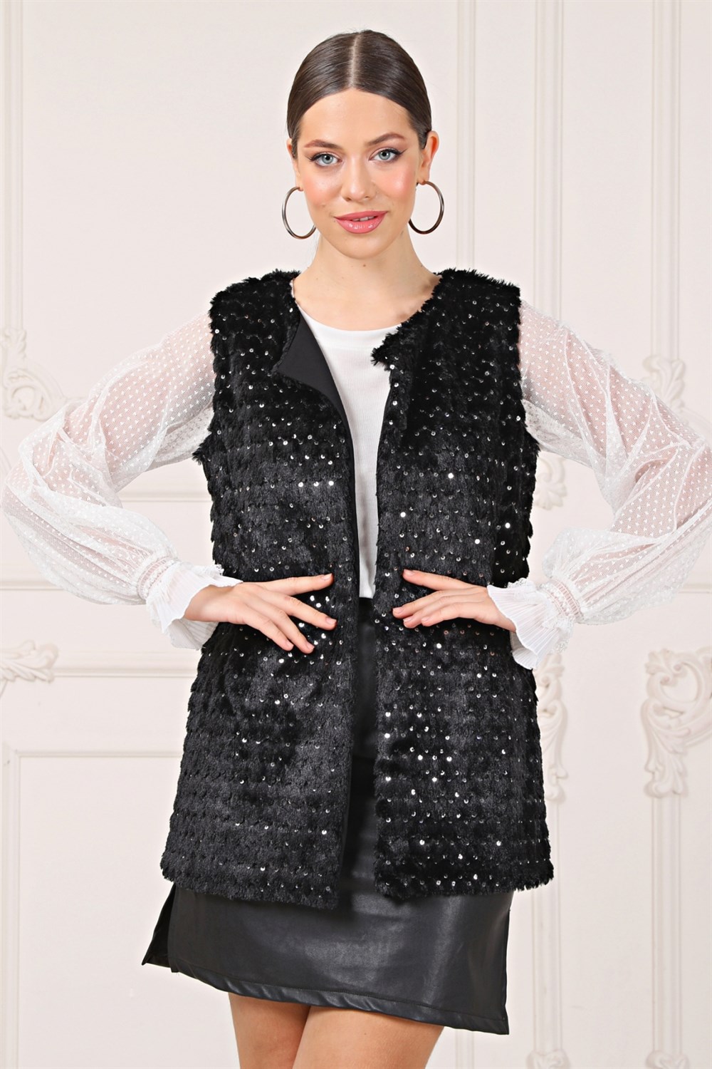 Pul İşlemeli Kürk Yelek-SİYAH