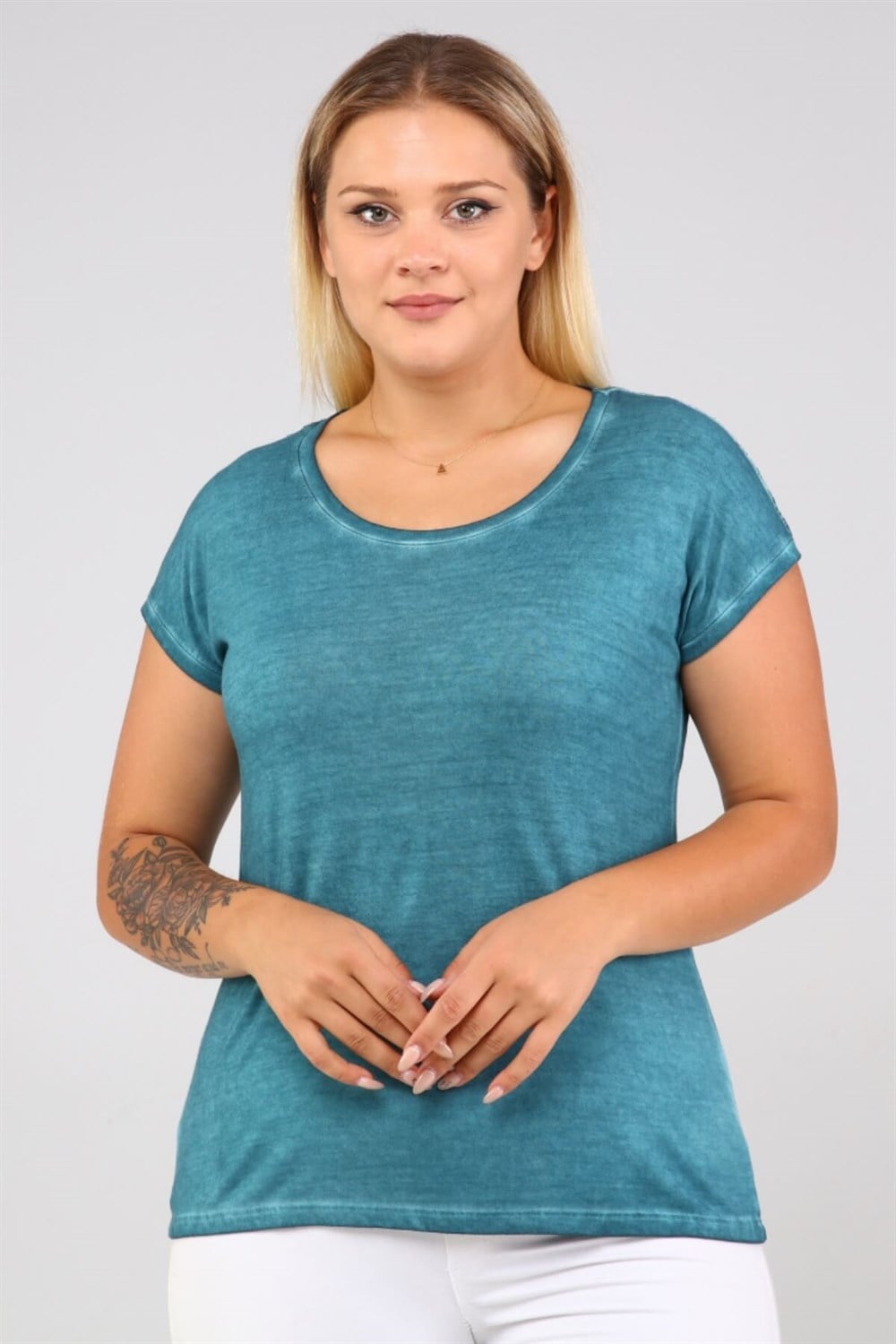 Robası Ve Arka Ortası Dantel Yağ Yıkama Tshirt-petrol yeşili
