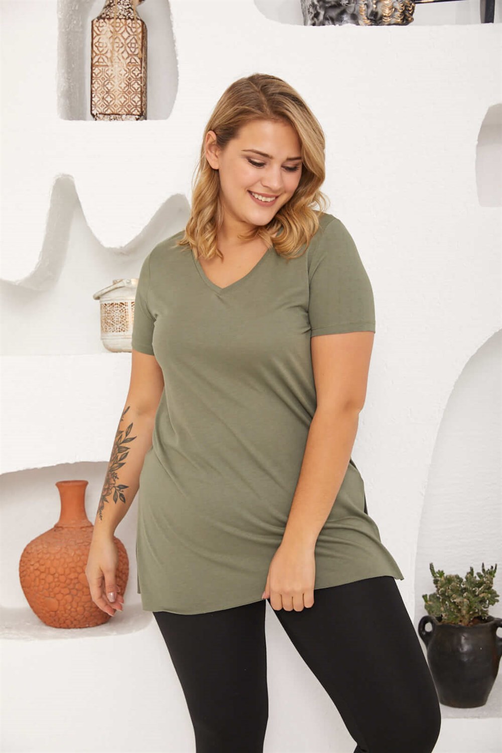 V Yaka Yırtmaçlı Basic Tshirt-YEŞİL