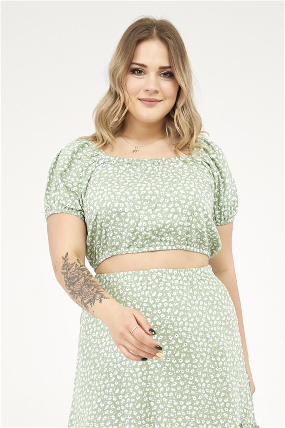 Yaka Ve Etek Ucu Lastik Detaylı Crop Bluz-YEŞİL