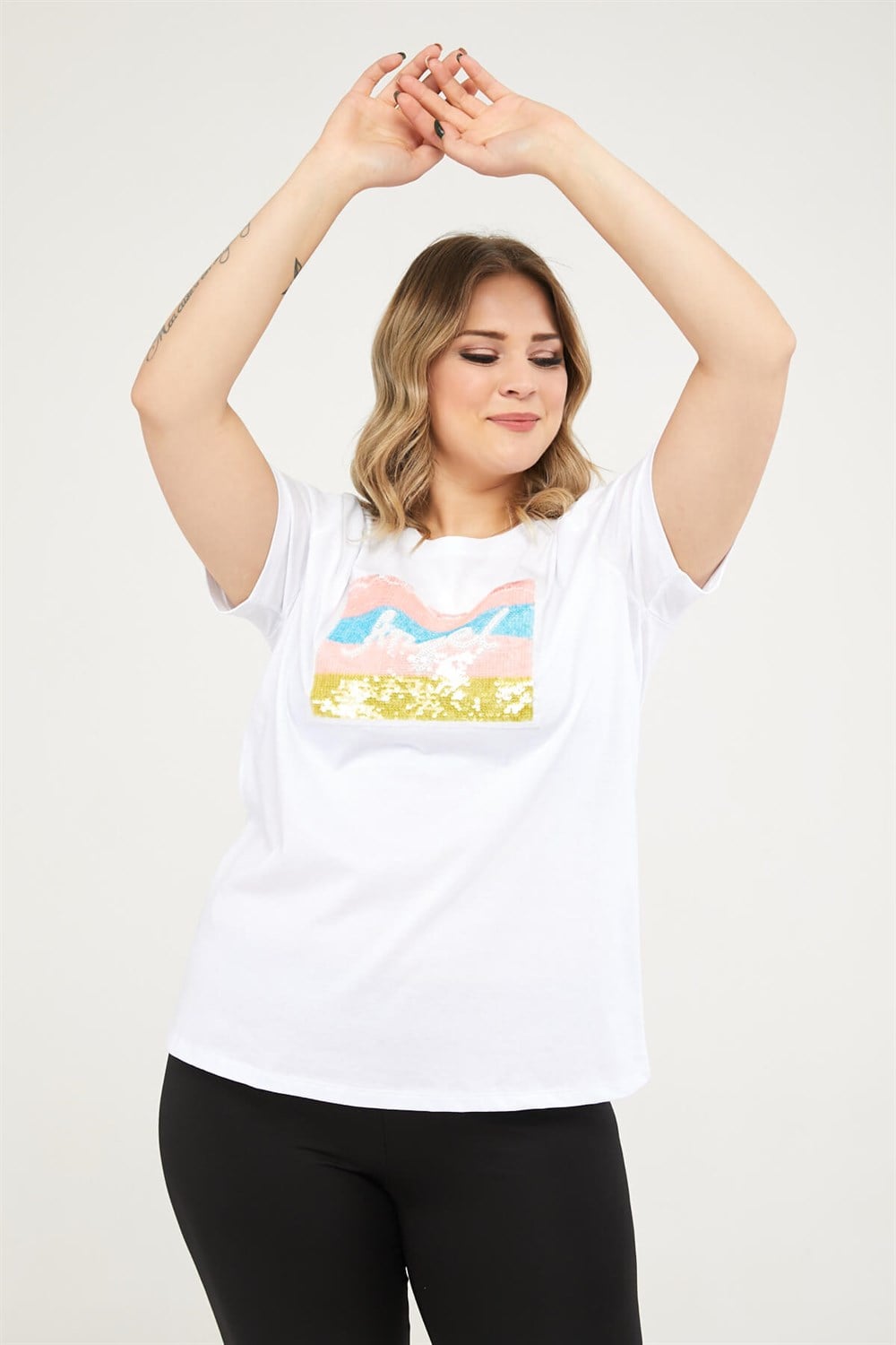 Yuvarlak Yaka Önü Angel Nakışlı Tshirt-BEYAZ