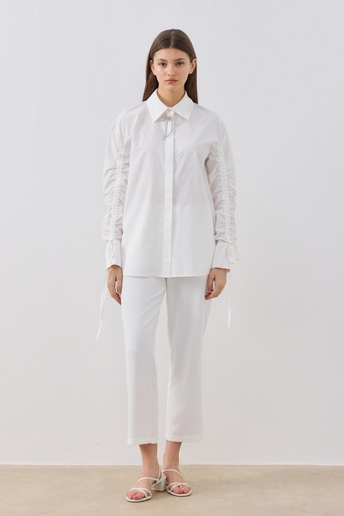 Alara Kol Büzgülü Taşlı Gömlek- Beyaz