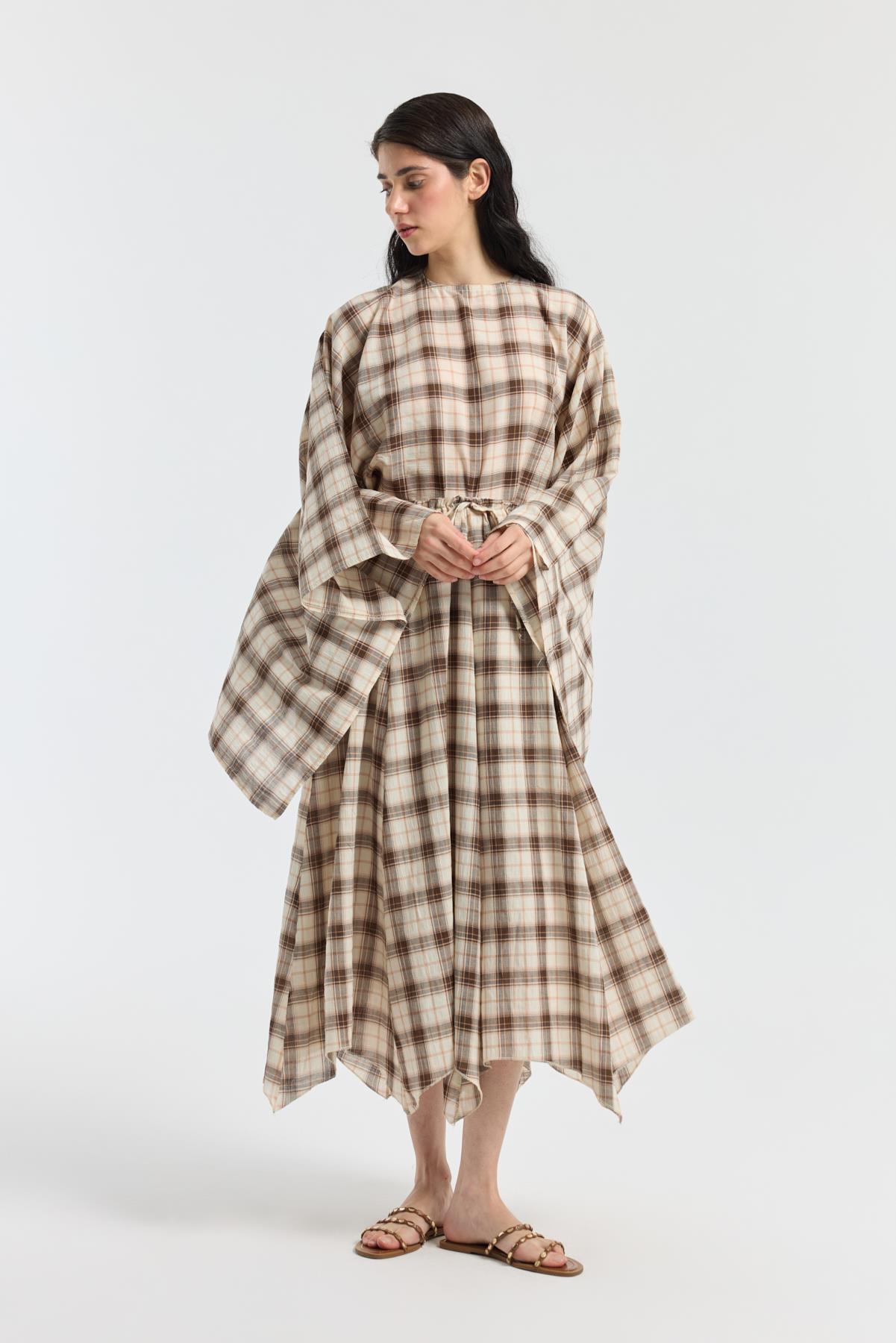 Amara Müslin Ekose Desenli Pelerin Takım - Kahverengi