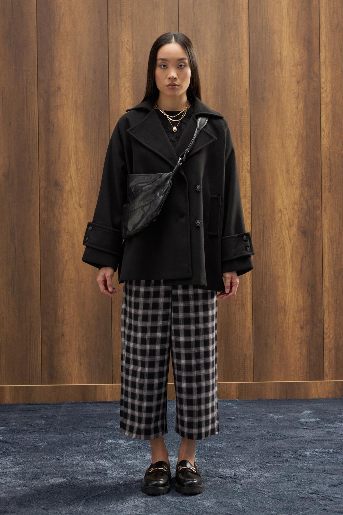 Begonia Kruvaze Kapamalı Kaşe Kaban - Siyah 