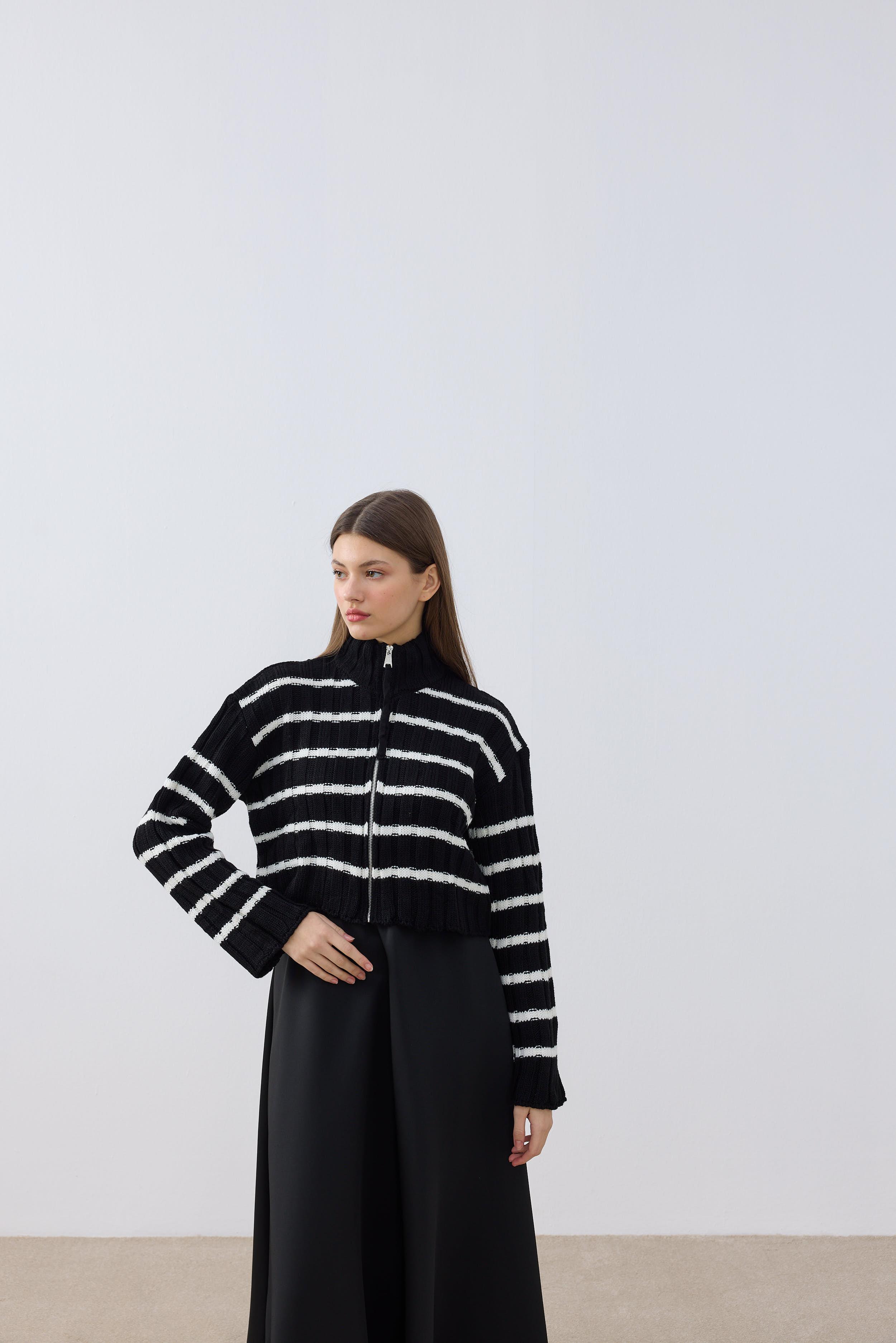 Briona Fitilli Kontrast Hırka- Siyah