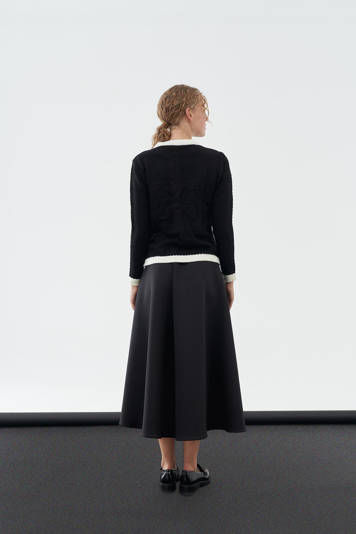 DİVA İNCİ DÜĞME DETAYLI ÖRME HIRKA- SİYAH