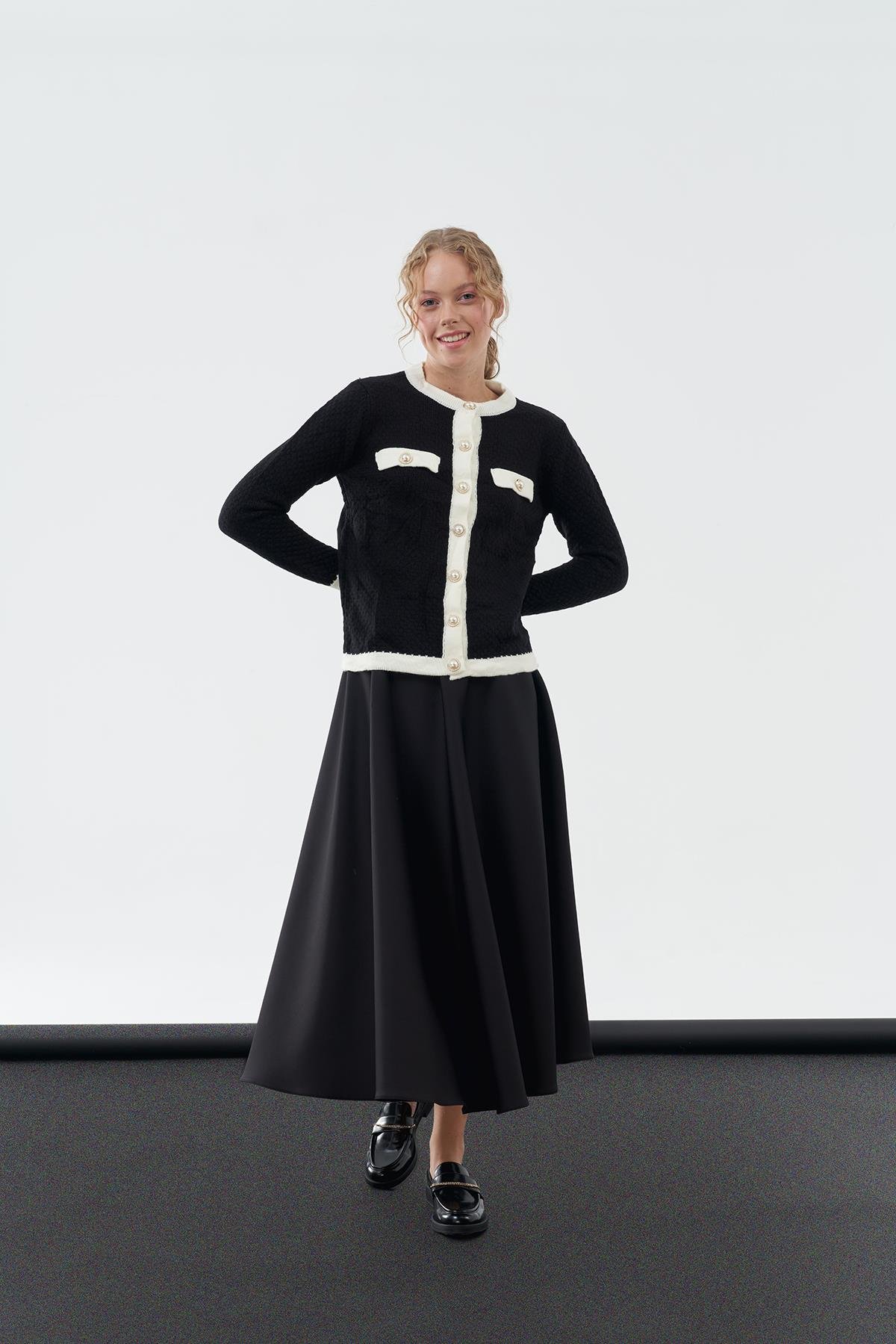 DİVA İNCİ DÜĞME DETAYLI ÖRME HIRKA- SİYAH