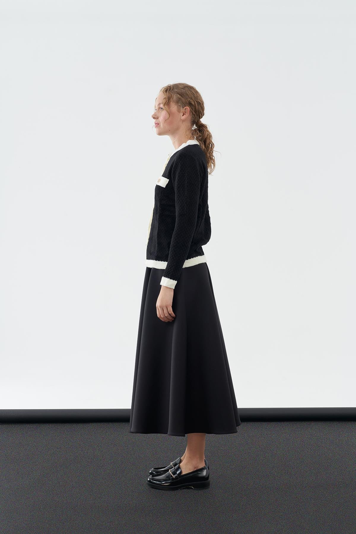 DİVA İNCİ DÜĞME DETAYLI ÖRME HIRKA- SİYAH