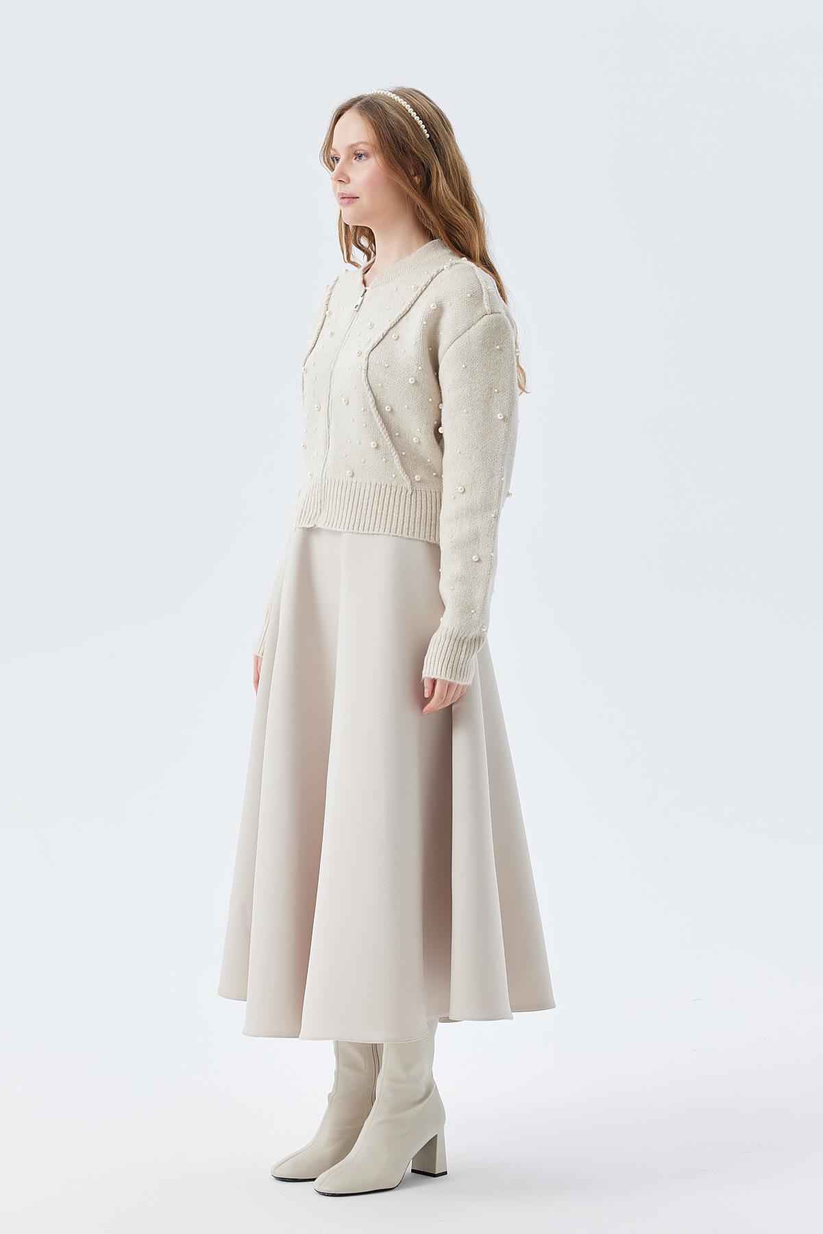 ELİZABETH İNCİ DETAYLI FERMUARLI HIRKA - BEJ