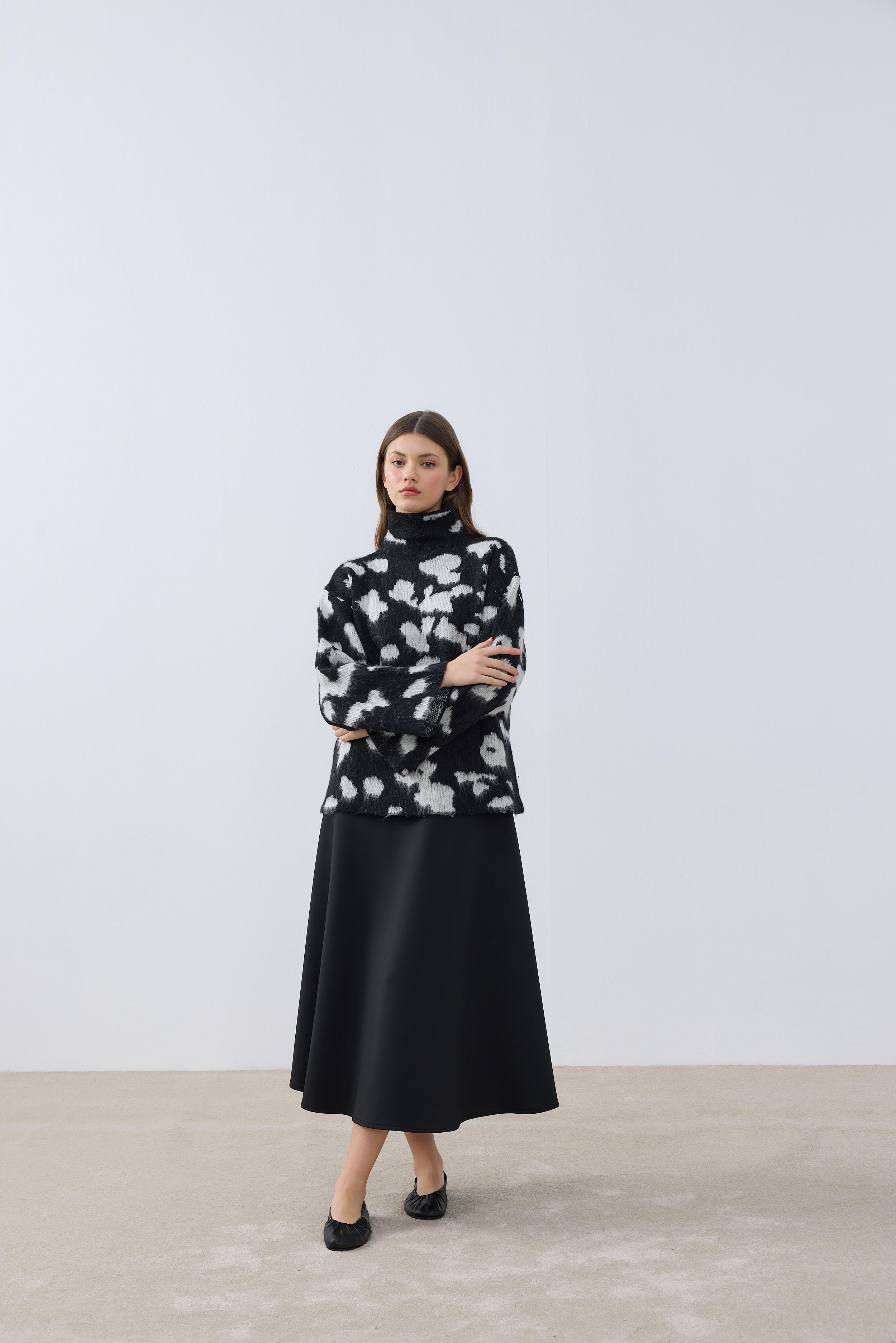 Golden Yüksek Yaka Kazak- Siyah