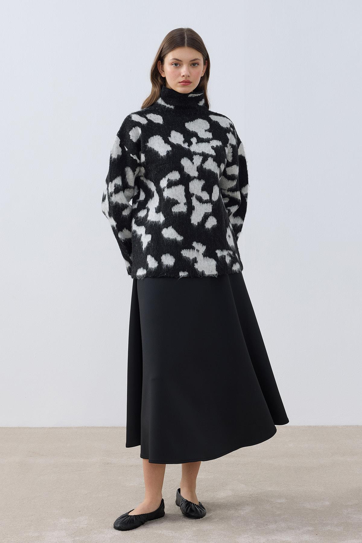 Golden Yüksek Yaka Kazak- Siyah