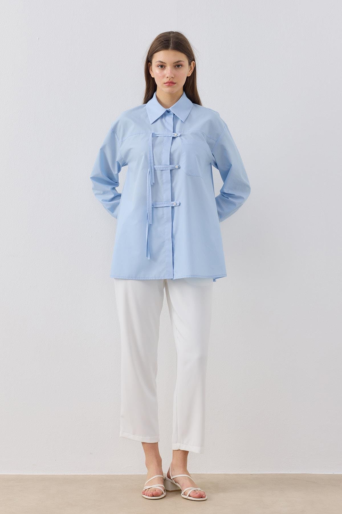 Larissa Çift Kapamalı Cepli Gömlek - Mavi
