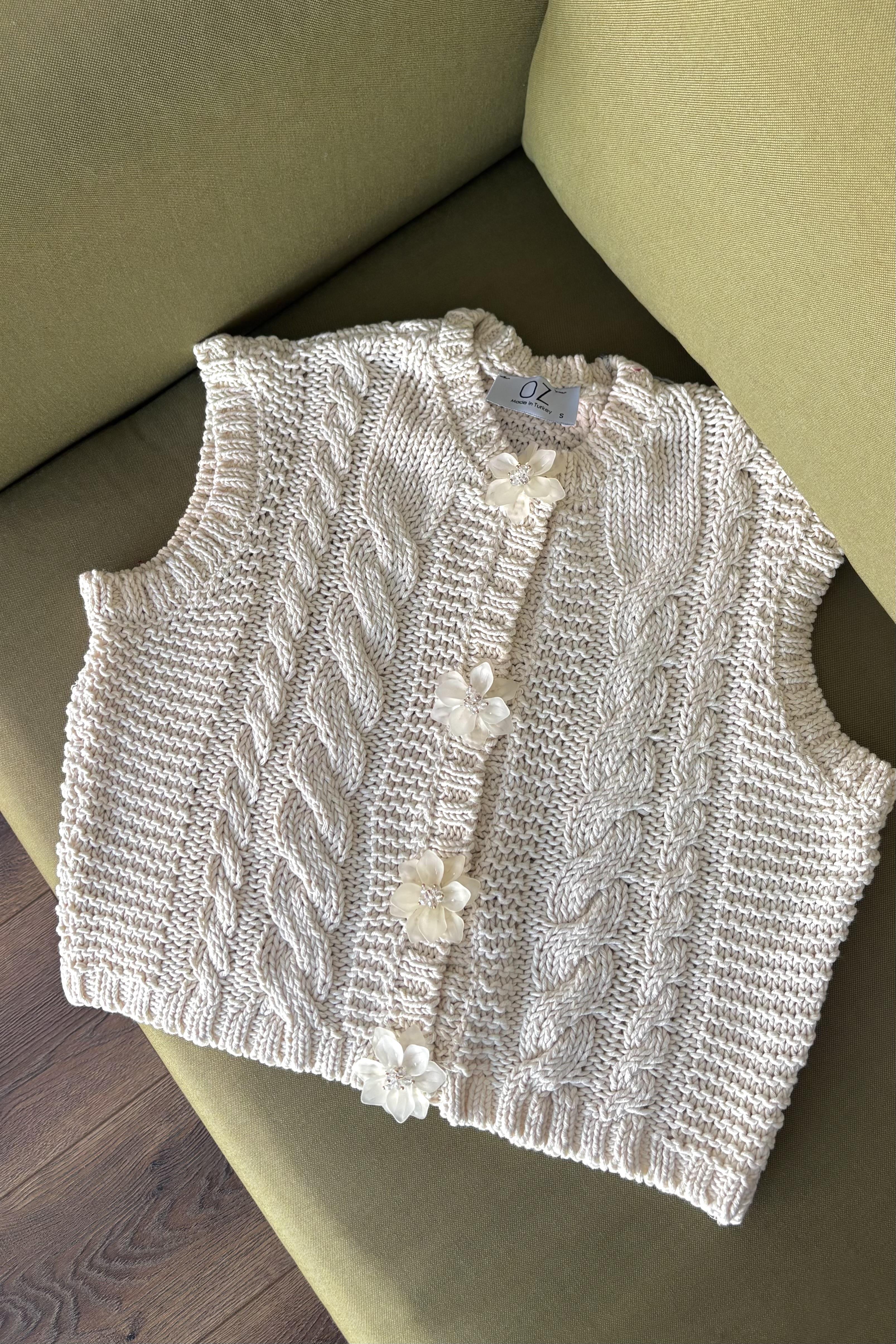 Linda Aksesuar Düğmeli Yelek- Bej 