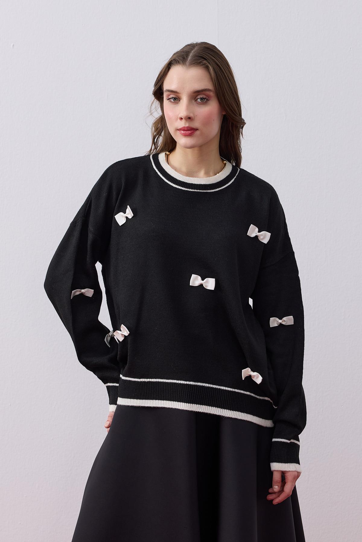 Wilma Fiyonklu Kazak - Siyah