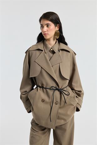 Aller Detaylı Deri Kemerli Trenç - Vizon