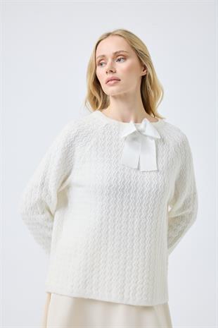 Angelina Fiyonklu Kazak - Beyaz