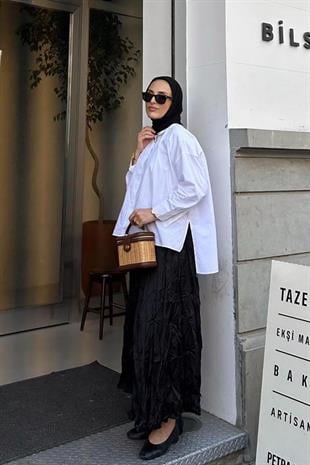 ARZU'NUN JENNIFER ÇİFT YAKA DETAYLI GÖMLEK VE GALIA KRAŞ SATEN ETEK KOMBİNİ