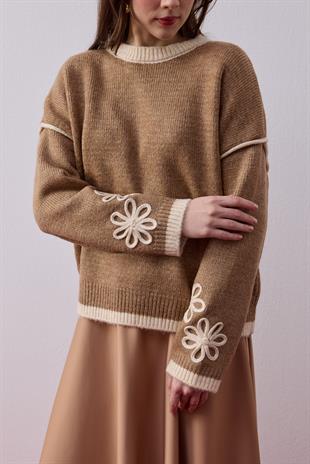 Ashley Çiçek Motifli Kazak - Camel